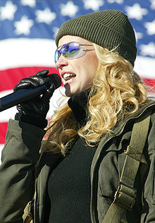 Faith Hill-Country Music Star Golden Girl